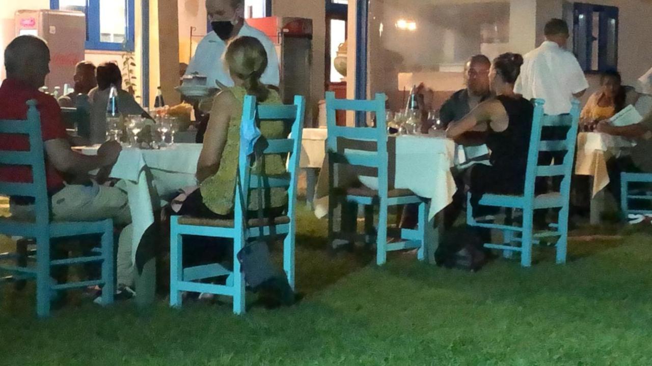 Hotel S'Ortale Con Parcheggio Interno E Ristorante All'Aperto 奥罗塞伊 外观 照片