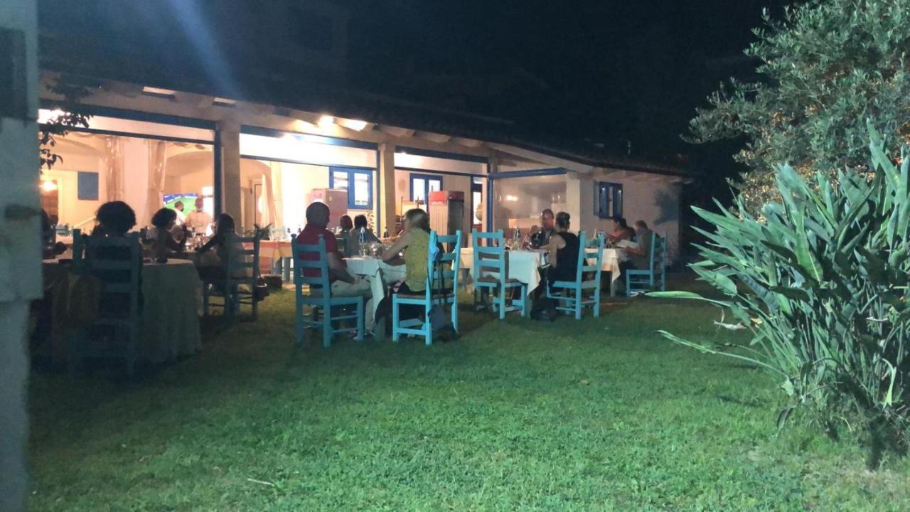 Hotel S'Ortale Con Parcheggio Interno E Ristorante All'Aperto 奥罗塞伊 外观 照片