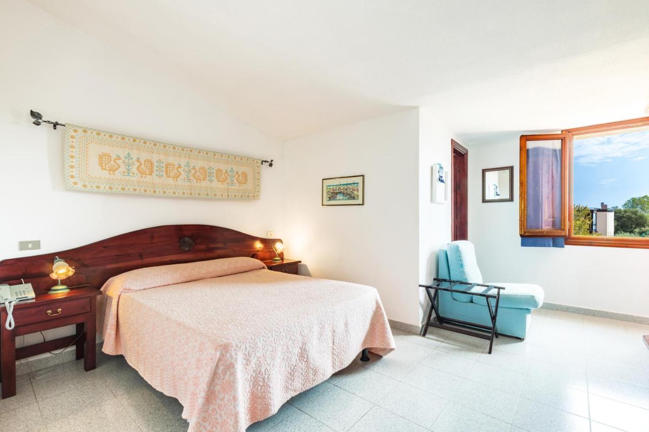 Hotel S'Ortale Con Parcheggio Interno E Ristorante All'Aperto 奥罗塞伊 外观 照片