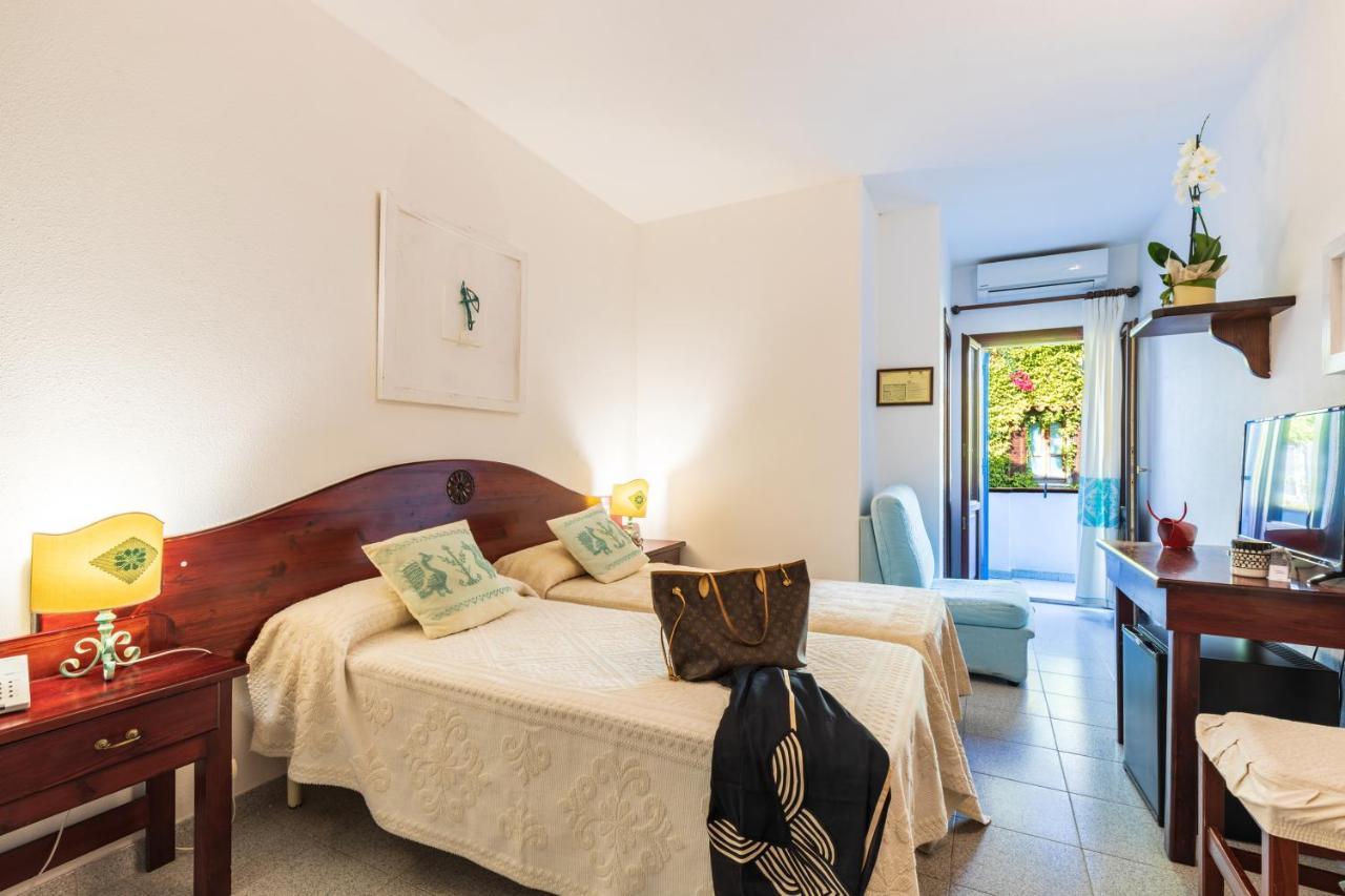 Hotel S'Ortale Con Parcheggio Interno E Ristorante All'Aperto 奥罗塞伊 外观 照片
