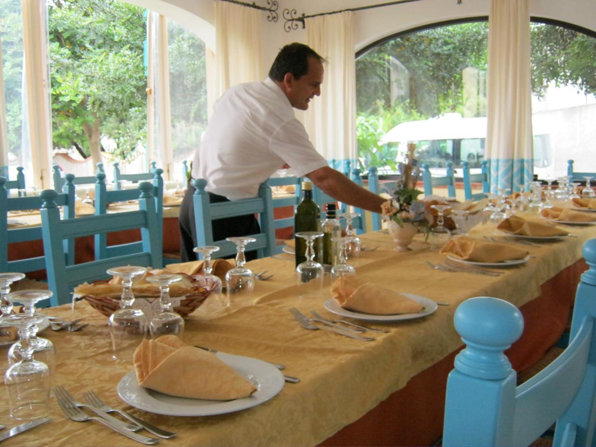 Hotel S'Ortale Con Parcheggio Interno E Ristorante All'Aperto 奥罗塞伊 外观 照片