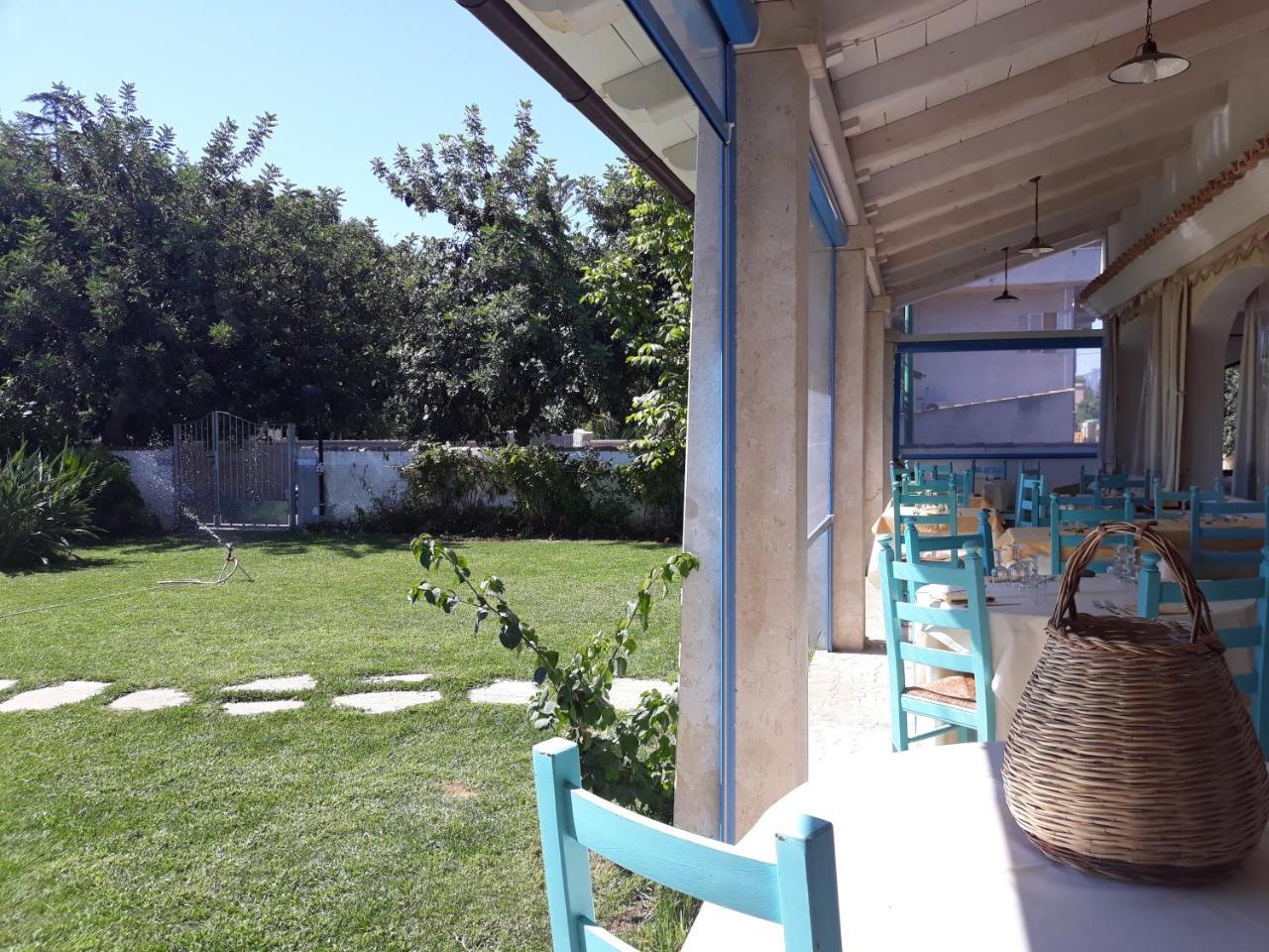 Hotel S'Ortale Con Parcheggio Interno E Ristorante All'Aperto 奥罗塞伊 外观 照片