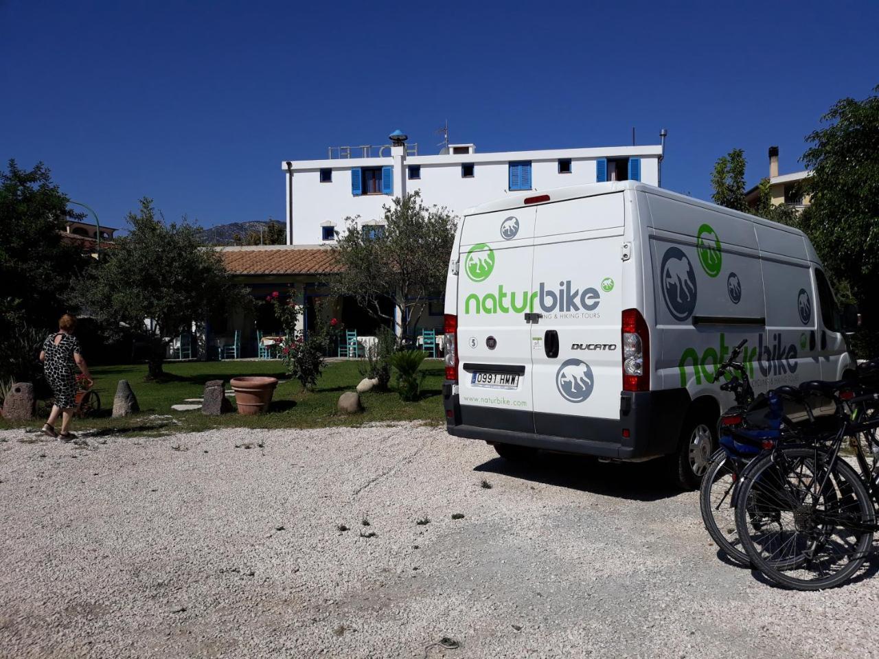 Hotel S'Ortale Con Parcheggio Interno E Ristorante All'Aperto 奥罗塞伊 外观 照片